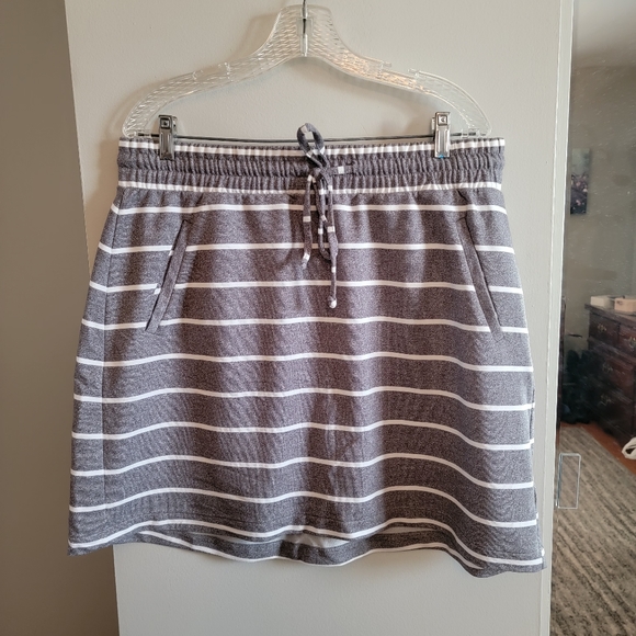 torrid Grey & White Striped Shirt - Size 1 (14/16) - Picture 5 of 7